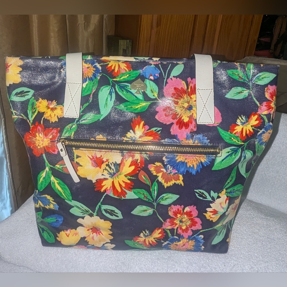 Kate Spade New York Flicker French navy flower Bon shopper.